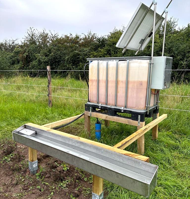 Solartränke - jederzeit frisches Trinkwasser auf der Weide